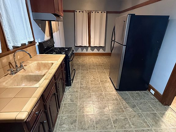 Eat-In Kitchen
