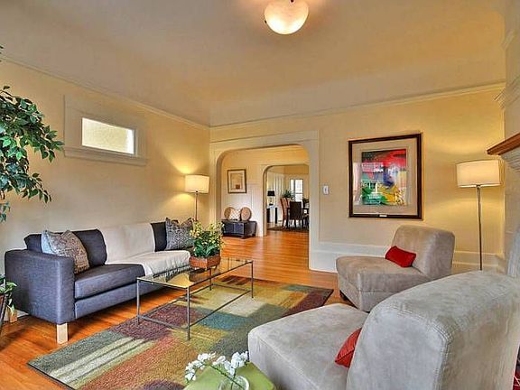 Living Room - view 2