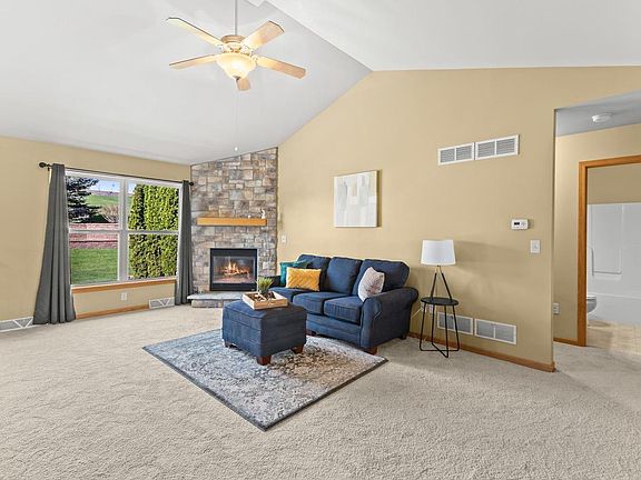 4th image of 226 Reeds DRIVE