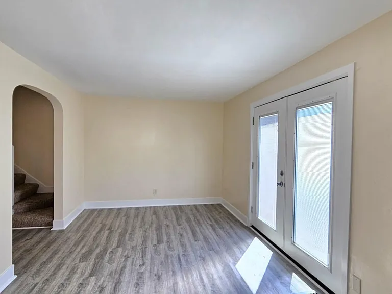 2406 Franklin St — Photo 4