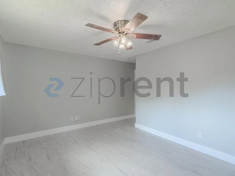 16402 Mill Point Dr — Photo 26