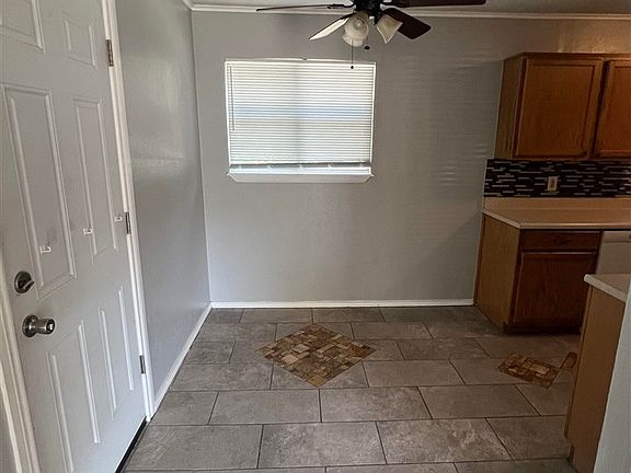 3rd image of 407 NW Glendale Dr