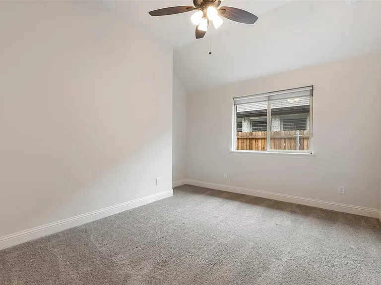 1209 Alexander Dr — Photo 16