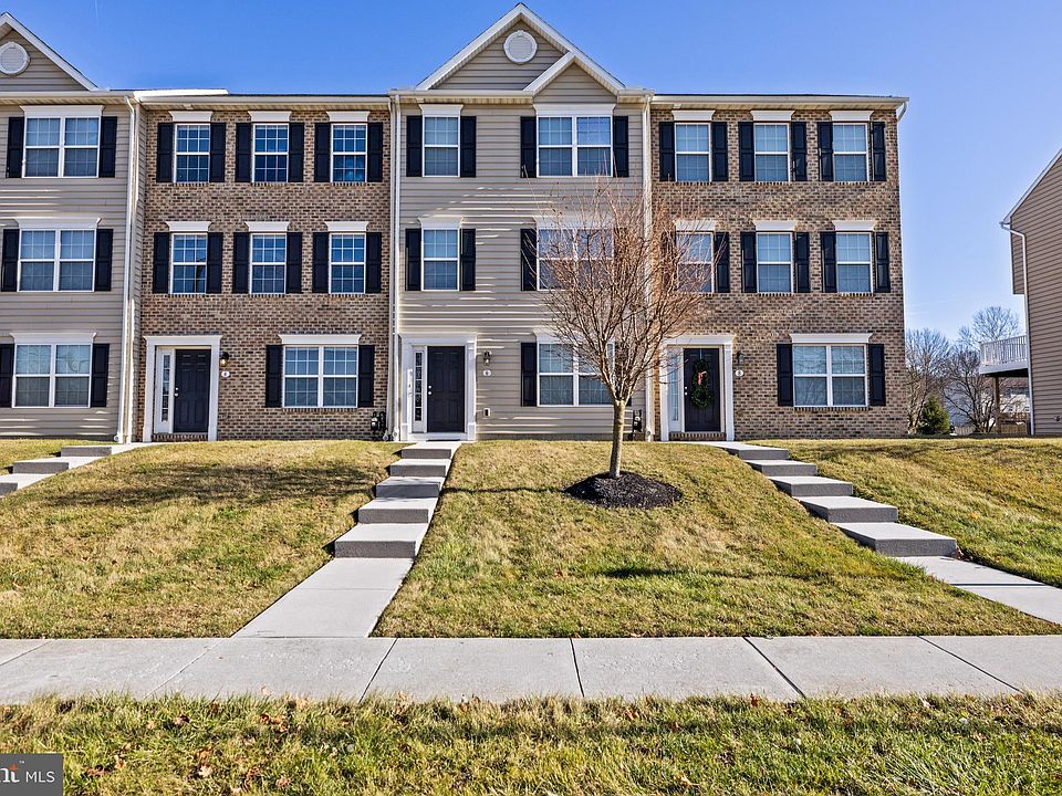 1st image of 18 Breezewood Dr