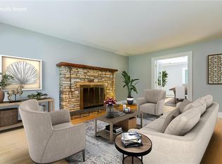 4 Holiday Point Rd, Sherman, CT 06784