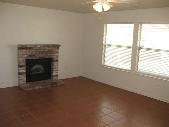 3rd image of 1017 Forestal Ln