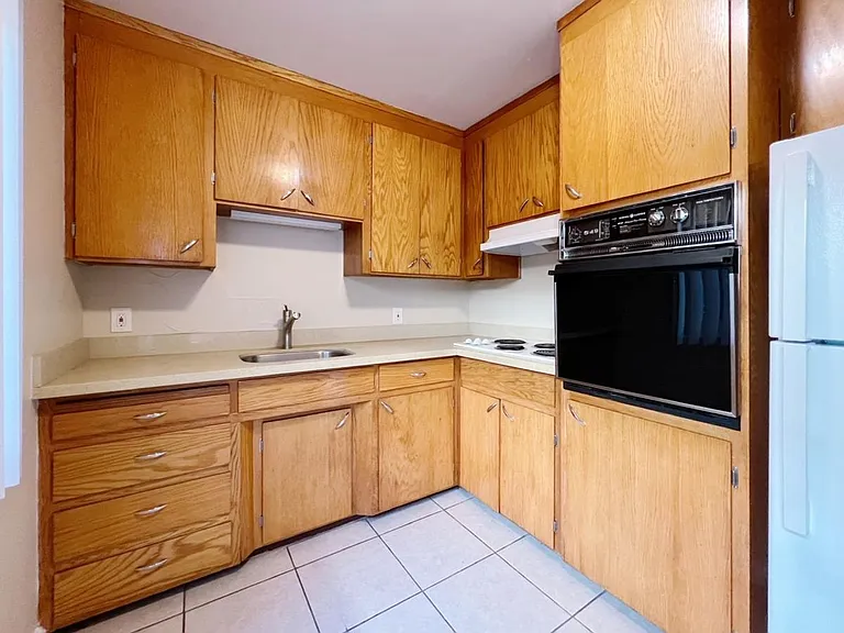 3rd St. Apartments — Photo 6