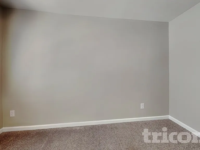 210 Coventry Ct — Photo 7
