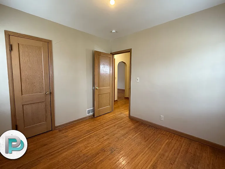 221 2nd St NE #4 — Photo 13