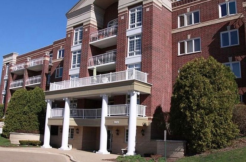 1st image of 7021 W Touhy Ave