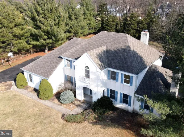 156 Golfview Dr, Ivyland, PA 18974