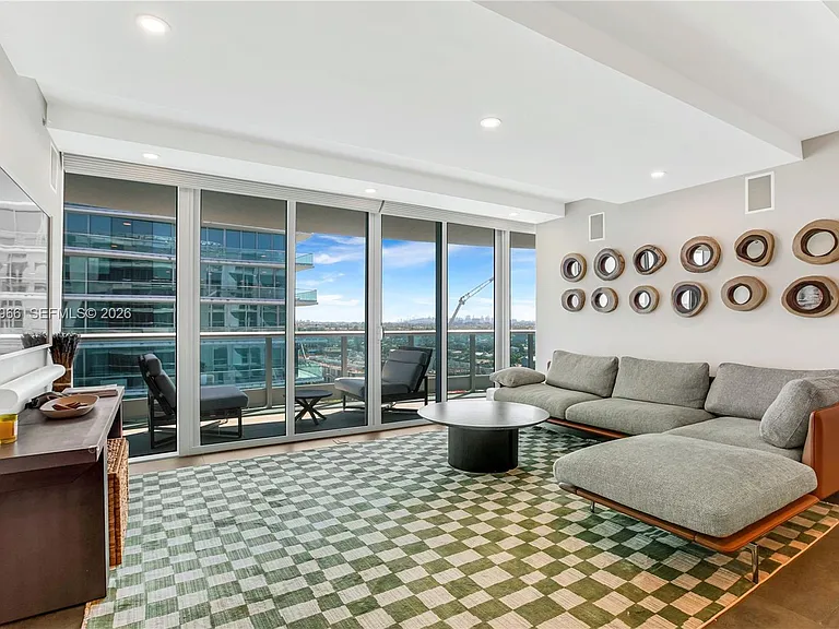 9401 Collins Ave #1004 — Photo 2