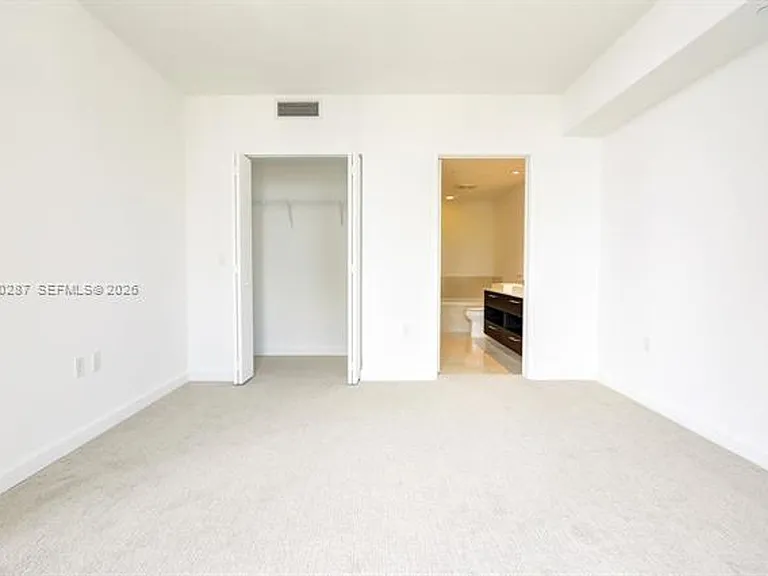 45 SW 9th St #CU-1806 — Photo 13