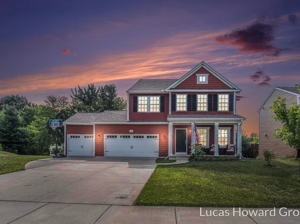 490 Pioneer Trl, Cedar Springs, MI 49319