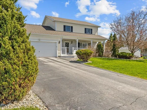 14 Tanglewood Drive, St. Albans Town, VT 05478