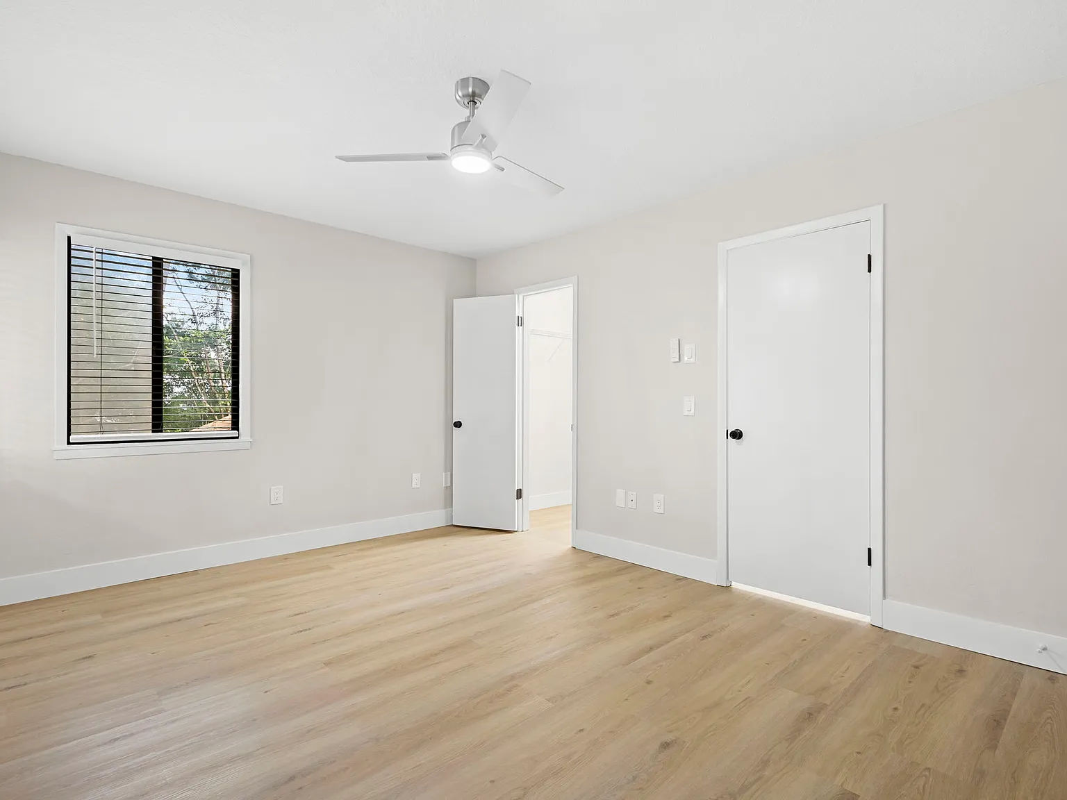805 North Clake Street (58) - 1 — Photo 3