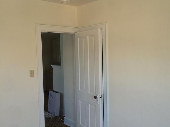 2nd image of 1658 N Van Buren St