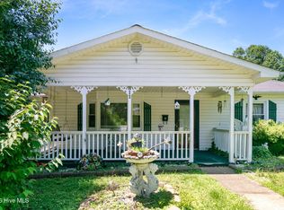 811 Queens Street NW, Lenoir, NC 28645