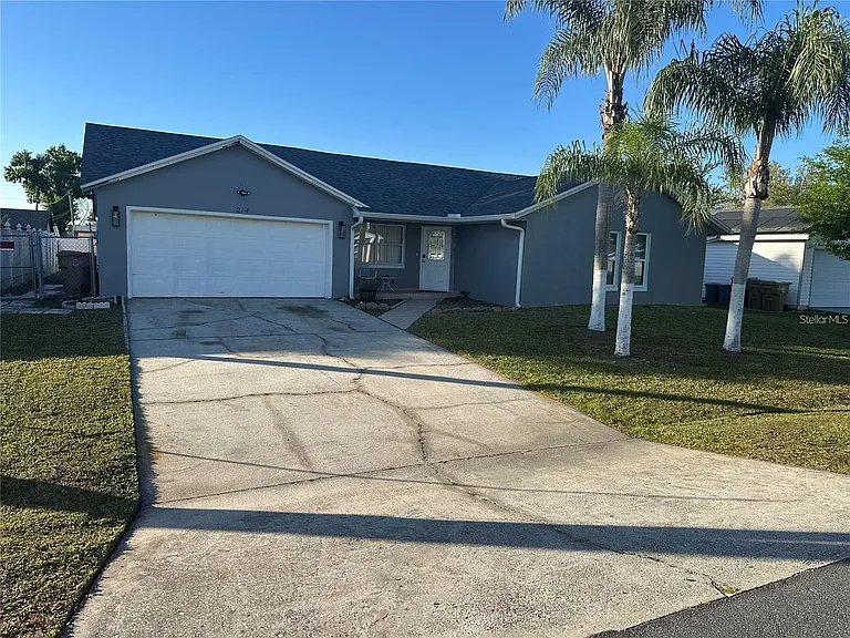 214 Magellan Dr — Photo 1