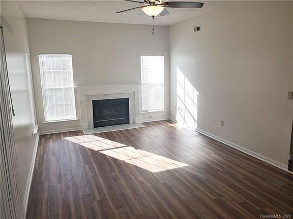 2nd image of 119 Ashford Hollow Ln
