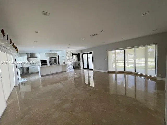 1252 Coral Ln — Photo 3