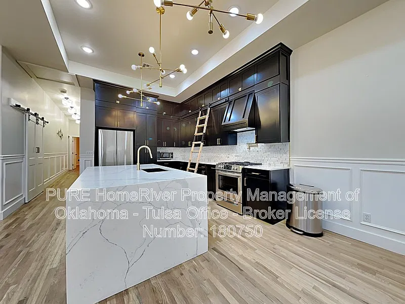 4 bed, 2.0 bath, 1621 sqft, $2,400 — Photo 4