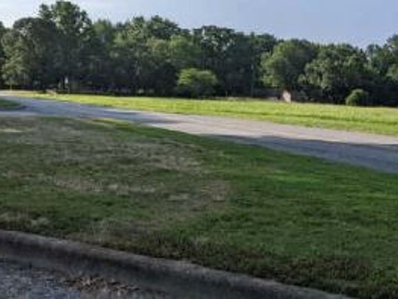 Exterior Neighborhood (street photo)