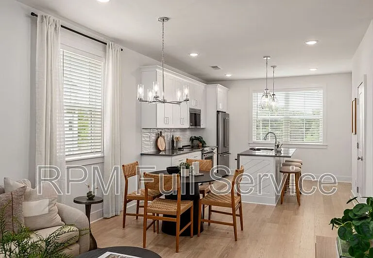 700 N Dupont Ave #228 — Photo 14