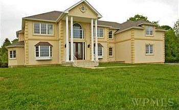 1st image of 34 Kayla Dr