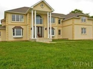 34 Kayla Dr, Mahopac, NY 10541
