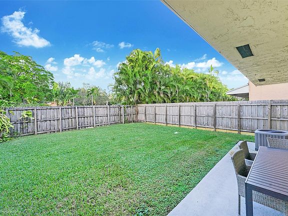 3rd image of 821 SW 12th Pl #821