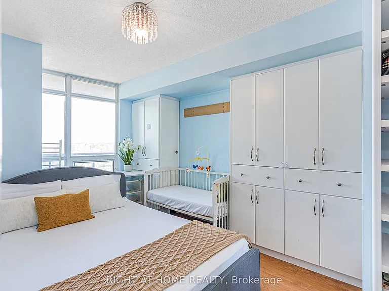 231 Fort York Blvd #1807 — Photo 2