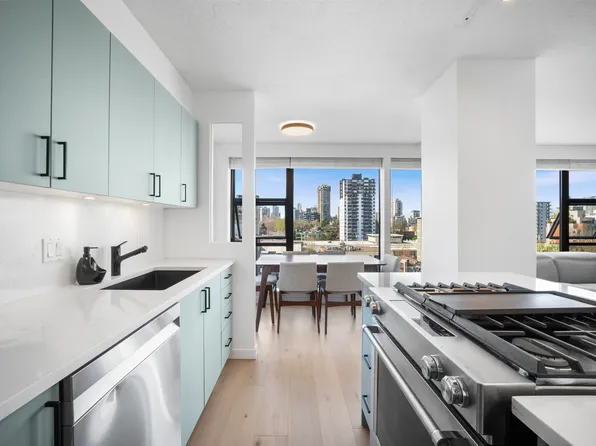 1723 Alberni St #1002, Vancouver, BC V6G 3G9