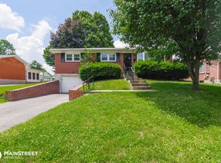 7200 Tangelo Dr, Louisville, KY 40228