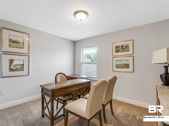 4th image of 660 Mayflower Dr