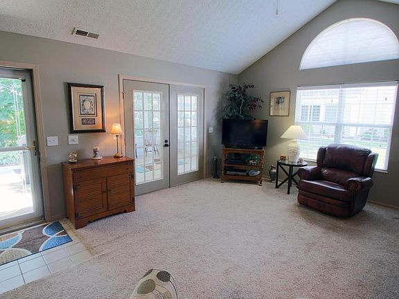 5th image of 355 Bear Woods Dr