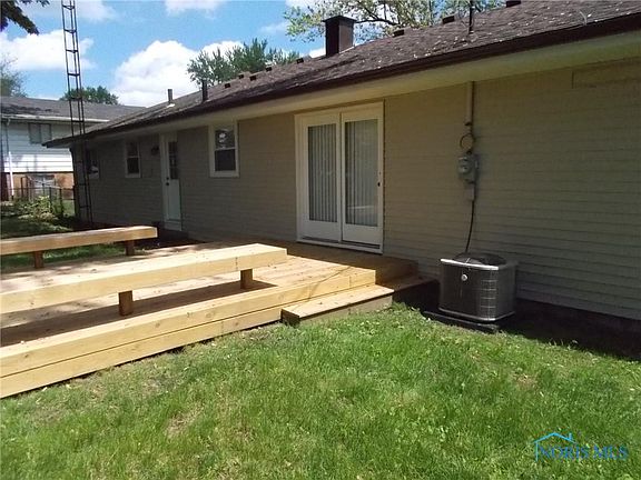 3rd image of 102 Melody Ln