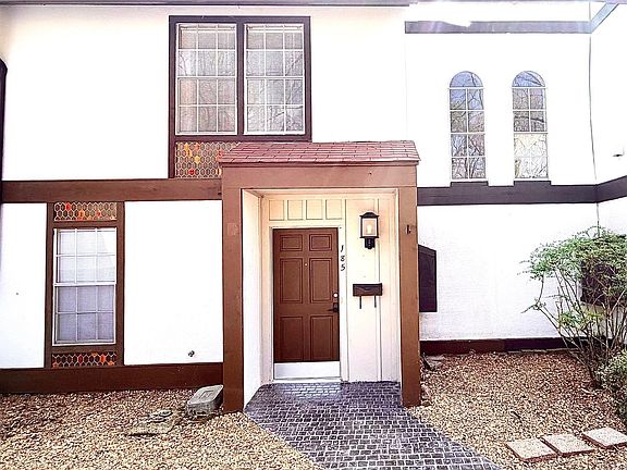 2nd image of 185 Cordero Ln