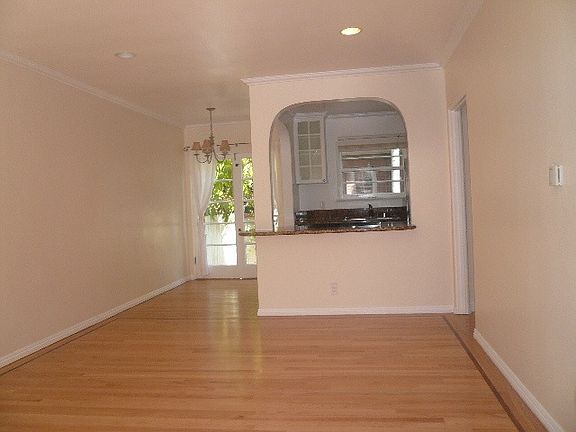 4th image of 1134 Chelsea Ave APT C