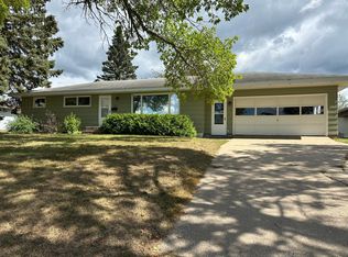 806 NE 7th Ave, Grand Rapids, MN 55744