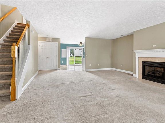 5th image of 300 Willow Oak Dr