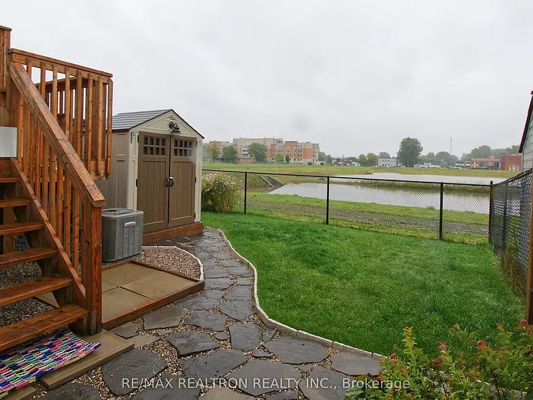 35 Cobblestone St — Photo 33
