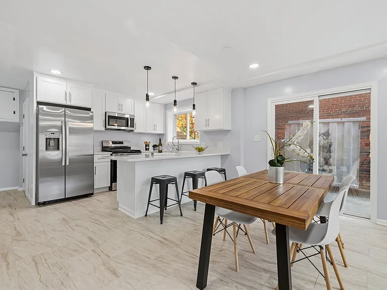 204 Webster St NE #1 — Photo 12