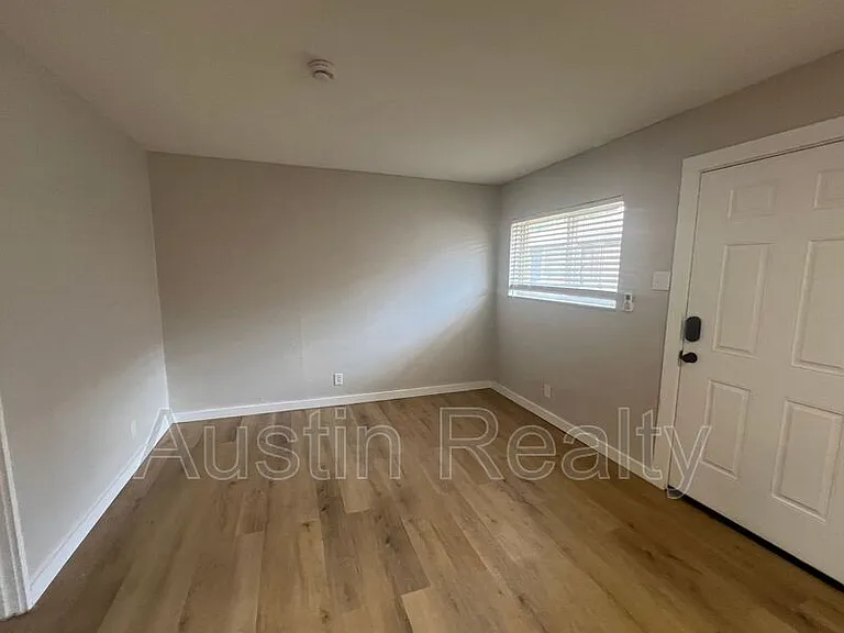 4160 Folsom Ave #B — Photo 2