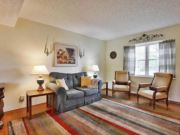 4th image of 6078 Renfield Dr