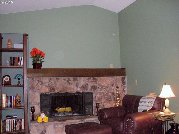 4th image of 13837 SE Beech St
