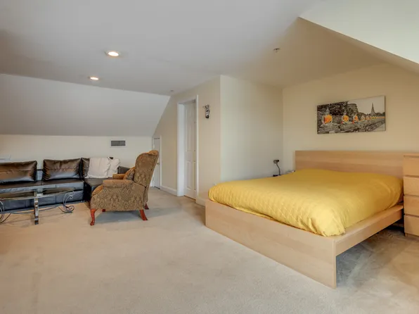 30 Amaranth Pl #30, Medford, MA 02155
