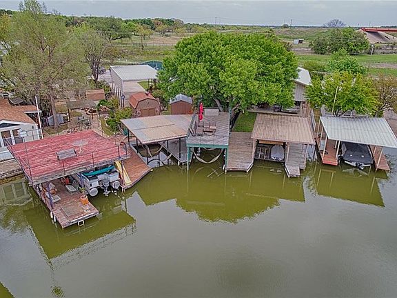 5th image of 411 Brazos Harbor Dr