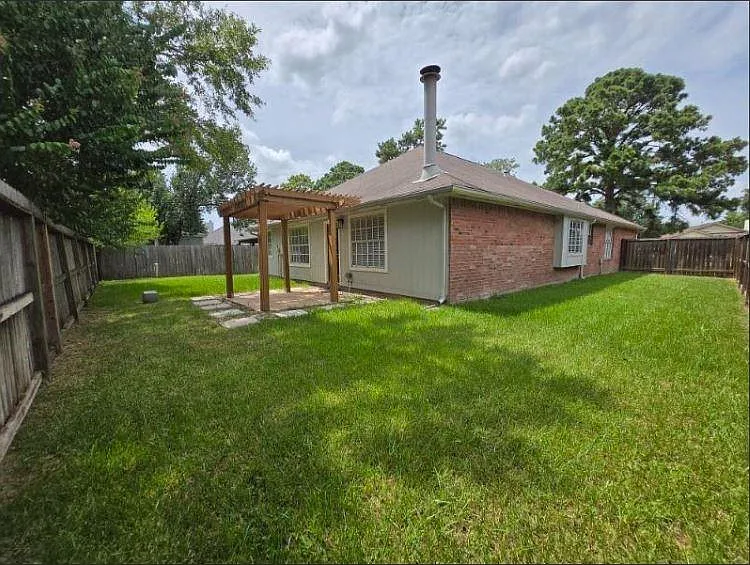 9423 Rippling Fields Dr — Photo 16