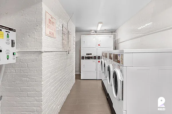 Rented by REZI | media 130